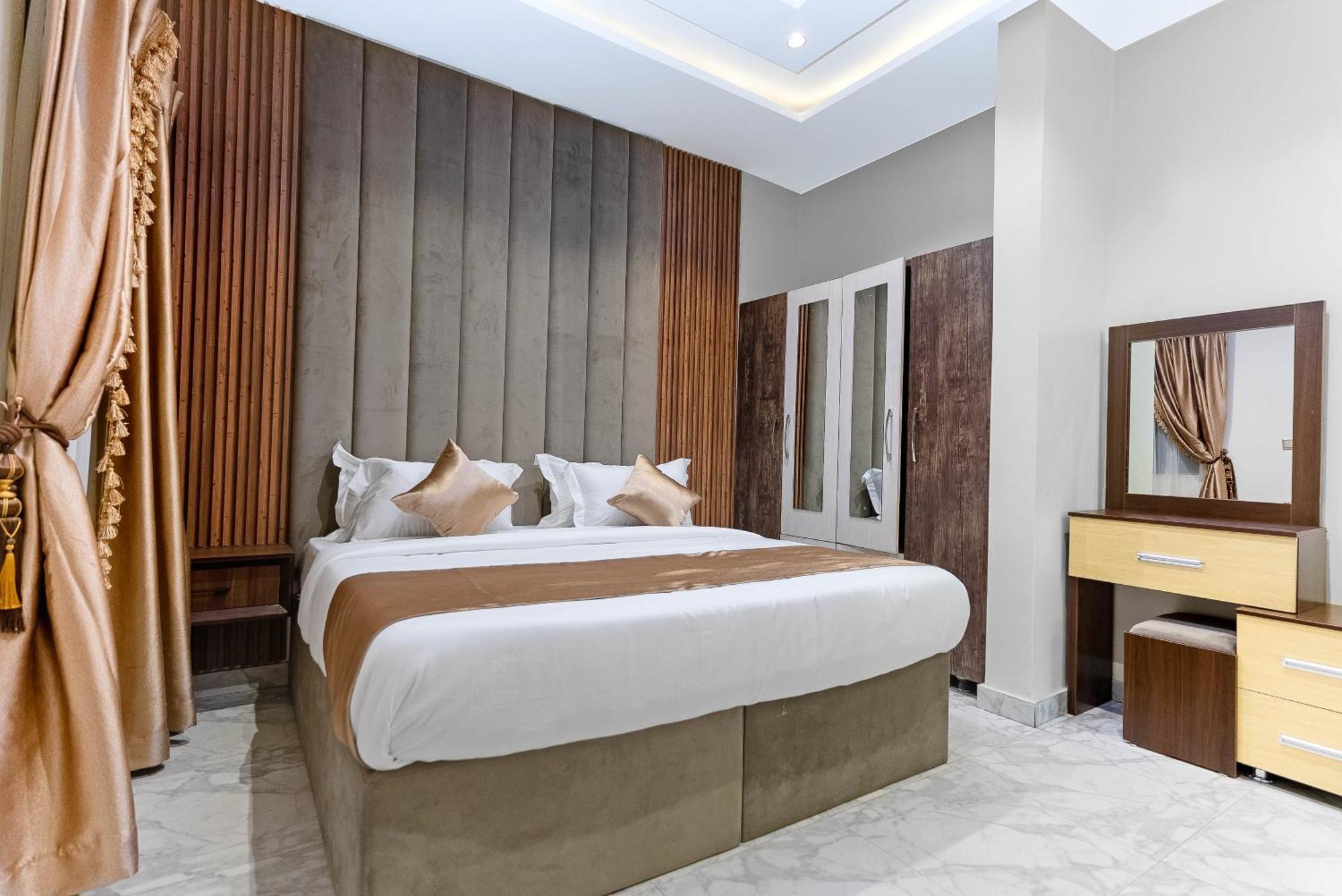 God'S Touch Apartments Remi Fani Kayode Gra. Ikeja Exterior foto